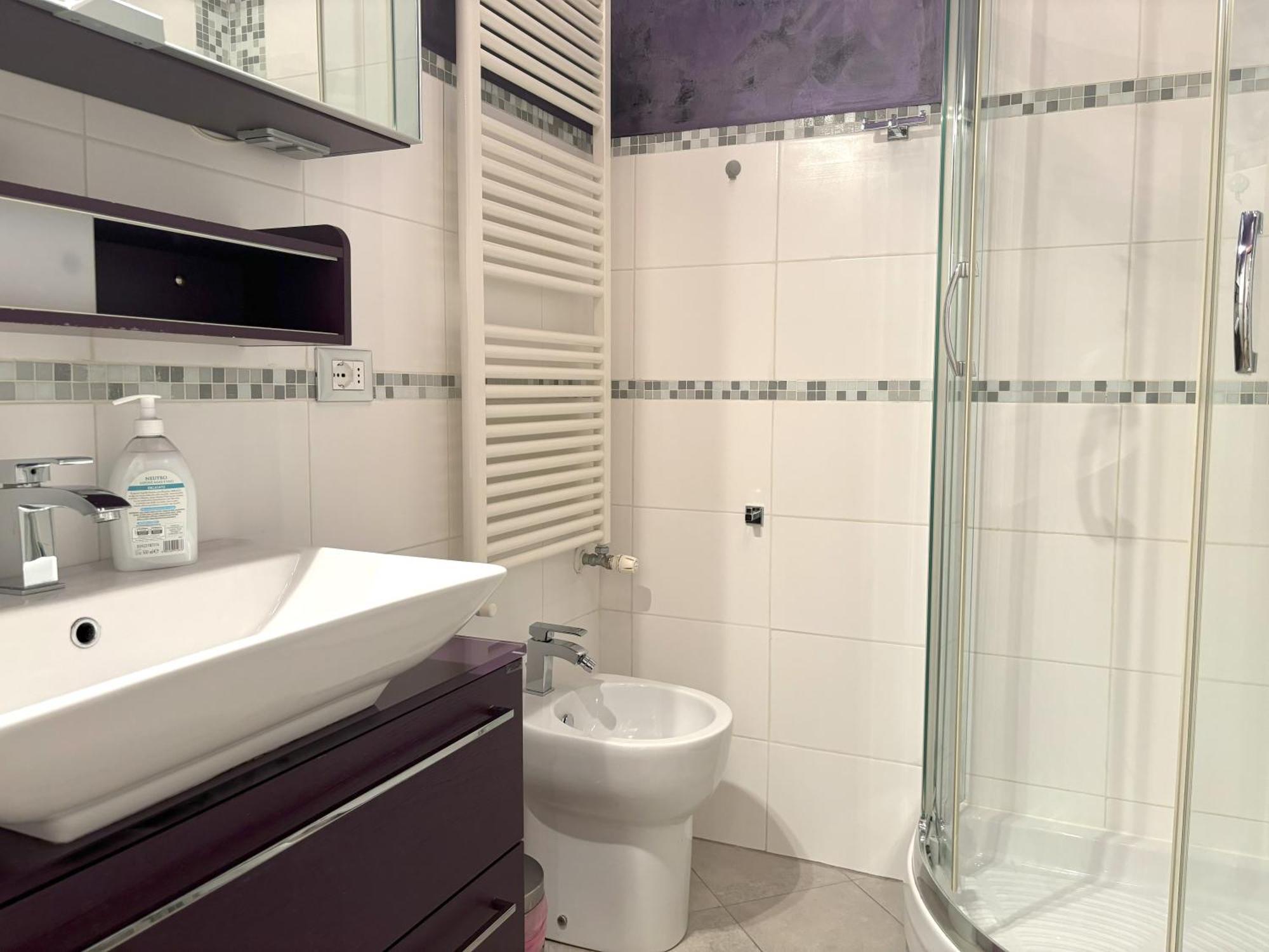 Red Velvet Apartment Триест Екстериор снимка