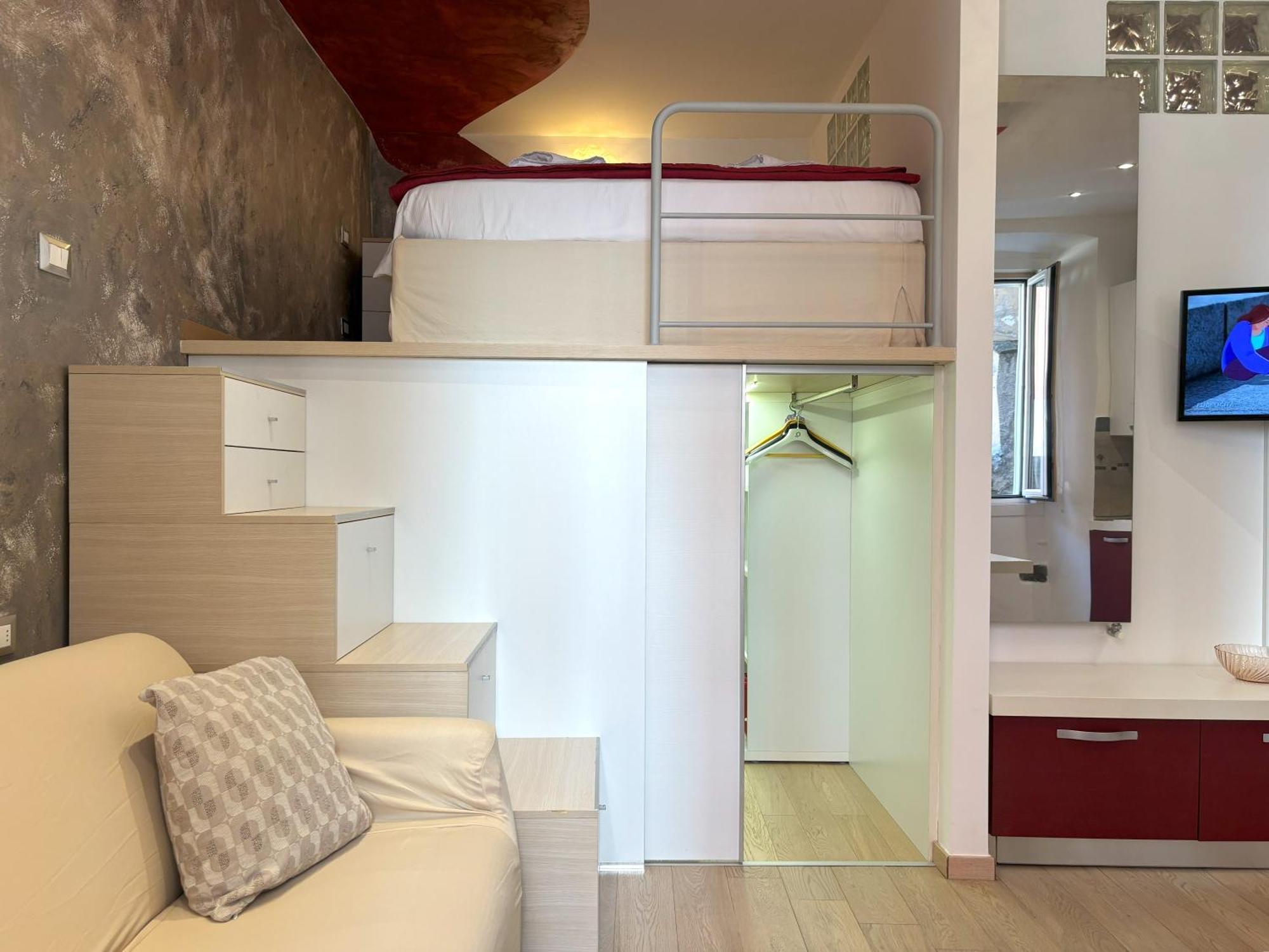 Red Velvet Apartment Триест Екстериор снимка