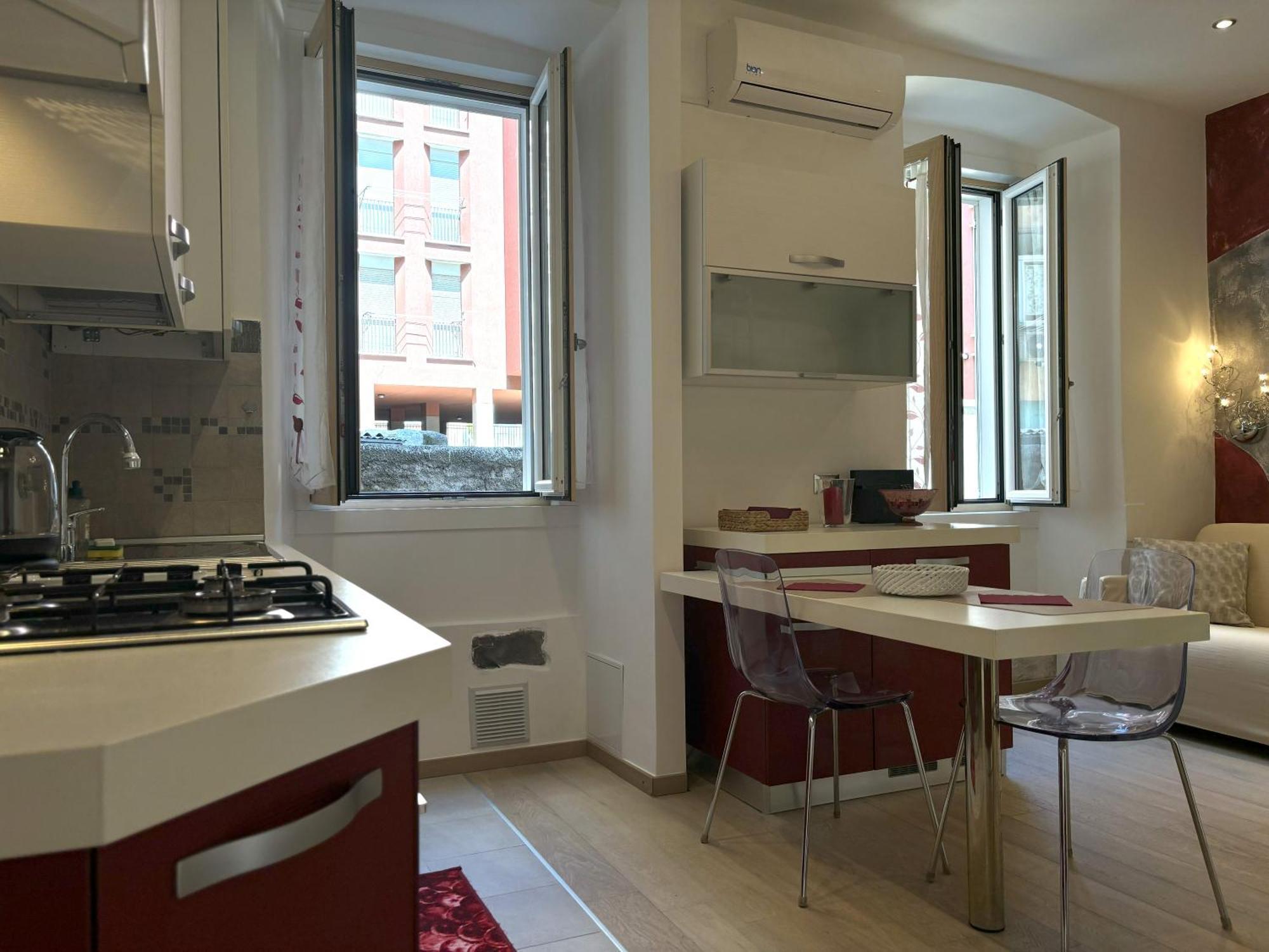 Red Velvet Apartment Триест Екстериор снимка